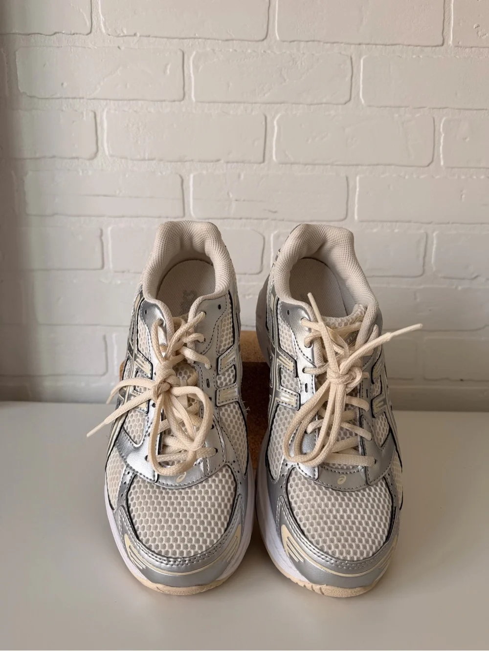 Asics 1130 Cream and Silver Athletic Sneakers, 8.5W, 40